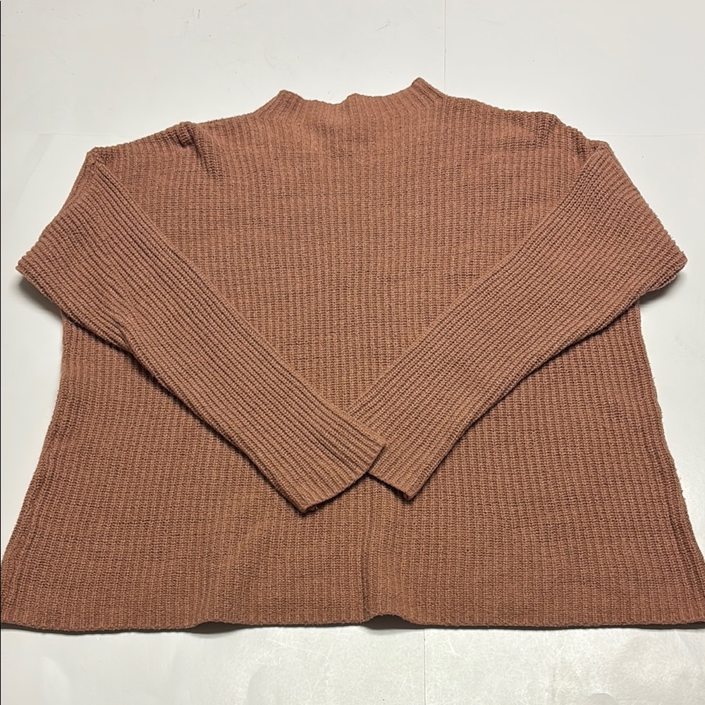 Forever 21 women’s mock neck sweater size medium